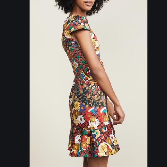 Alice + Olivia Kirby Ruffle Short-Sleeve Dress - Picture 2 of 8